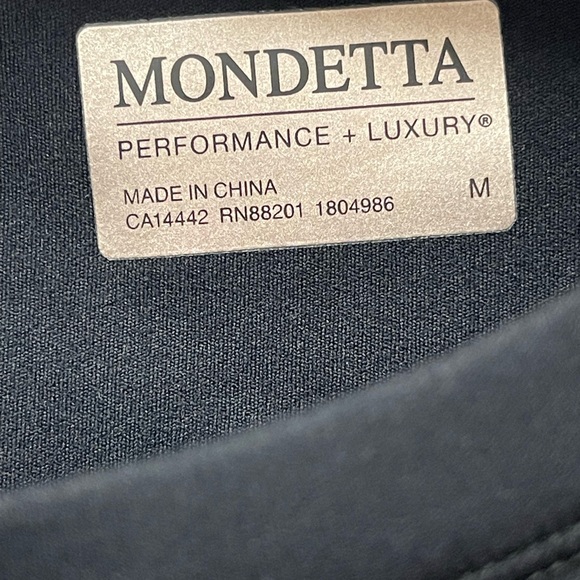 Mondetta Performance Black Top Base Layer for cold weather - Picture 2 of 7